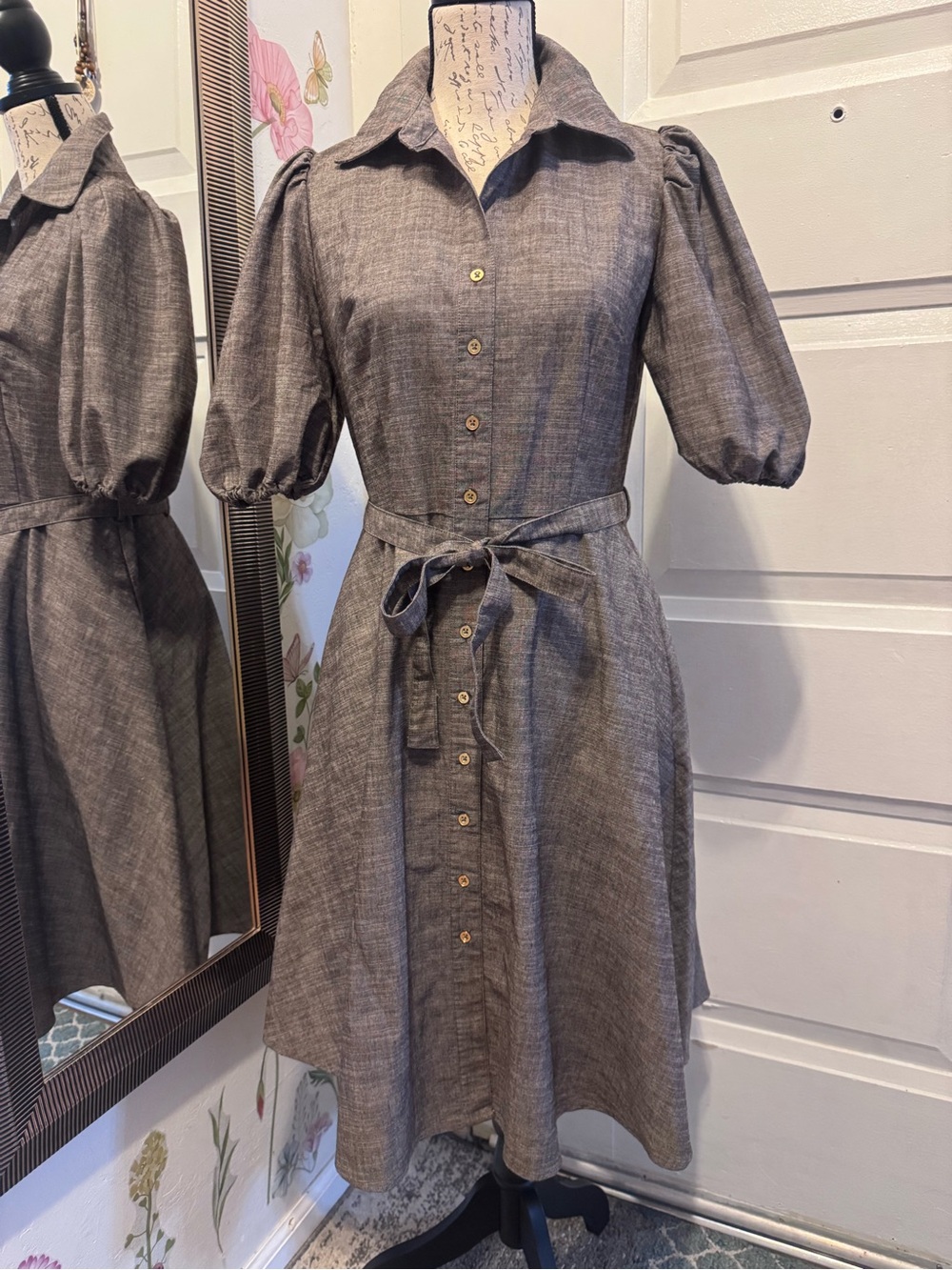 Sharagano Gray Button-Front Midi Dress with Tie Waist